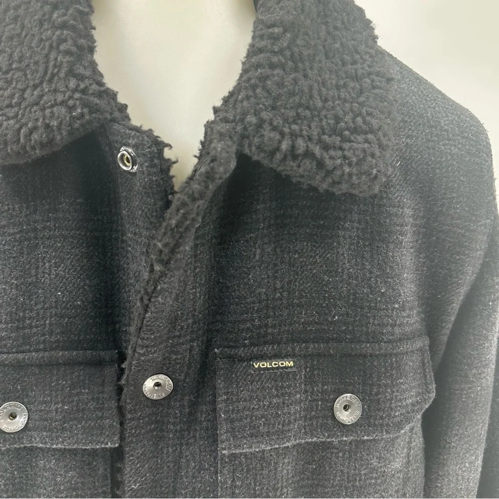 Volcom Men’s Keaton Jacket Plaid Fleece Lined Sz M Black Gray Wool Blend